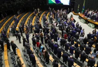 Câmara deve decidir sobre "taxa das blusinhas" nesta segunda