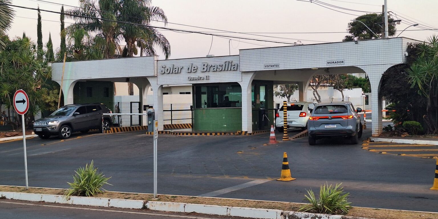 Com autorização de Moraes, Bolsonaro poderá voltar a receber visitas Com autorização de Moraes, Bolsonaro poderá voltar a receber visitas