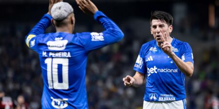 Cruzeiro vence Flamengo e Palmeiras agradece no Brasileirão Cruzeiro vence Flamengo e Palmeiras agradece no Brasileirão