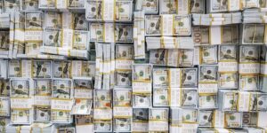 Dólar cai a R$ 5,14 com alívio no mercado externo Dólar cai a R$ 5,14 com alívio no mercado externo