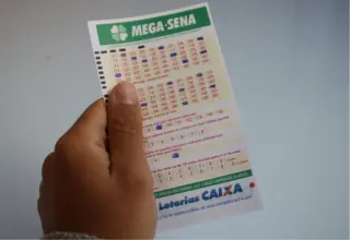Resultado da Mega-Sena 3051 de hoje, domingo (30/08/2026)