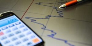 Mercado reduz projeção para crescimento da economia em 2026 Mercado reduz projeção para crescimento da economia em 2026