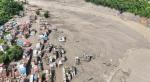 Sismo e avalanche no Nepal deixam dezenas de mortos e centenas de desaparecidos