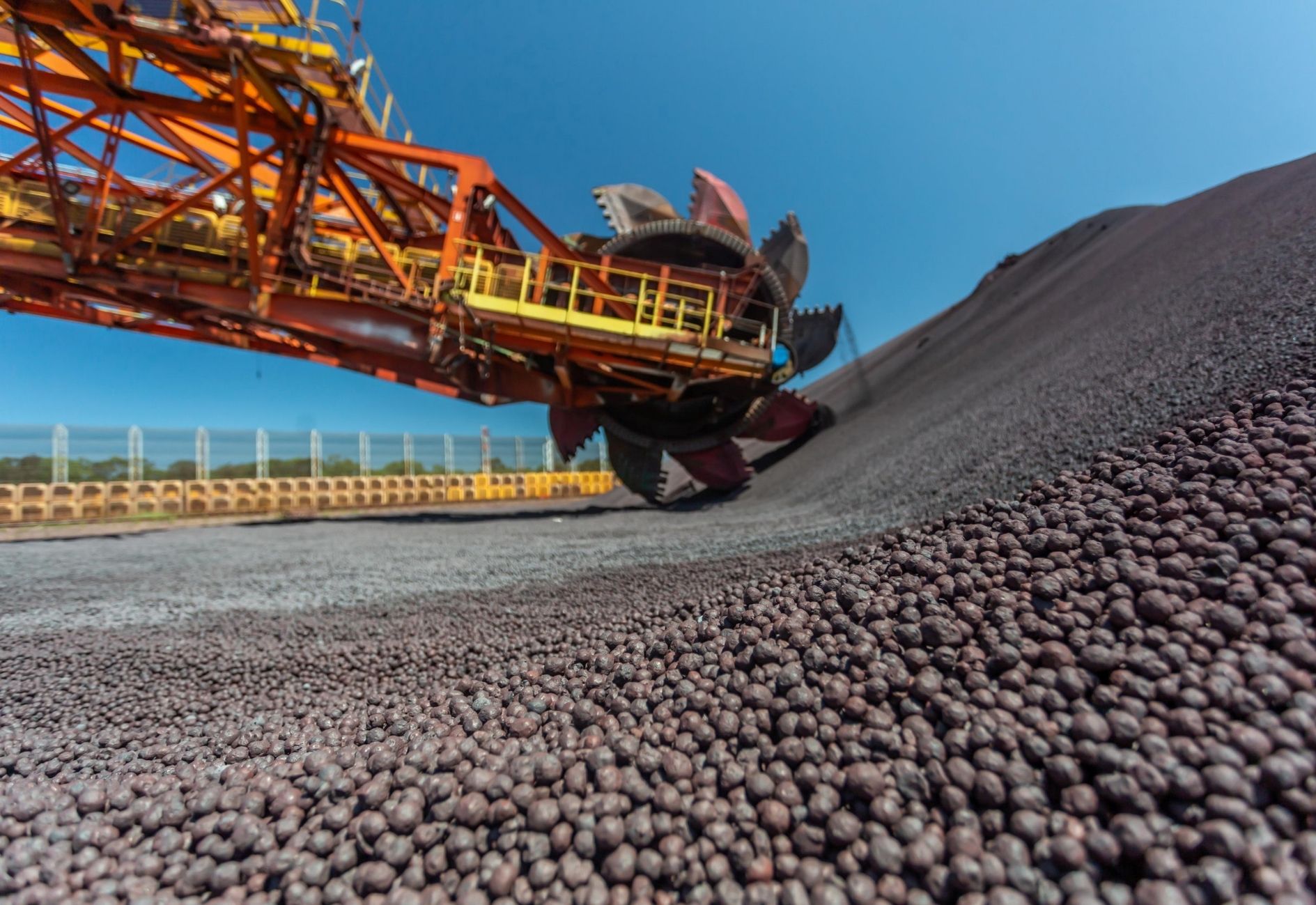 Samarco aumenta vendas em 23% no segundo trimestre e mantém produção em alta
