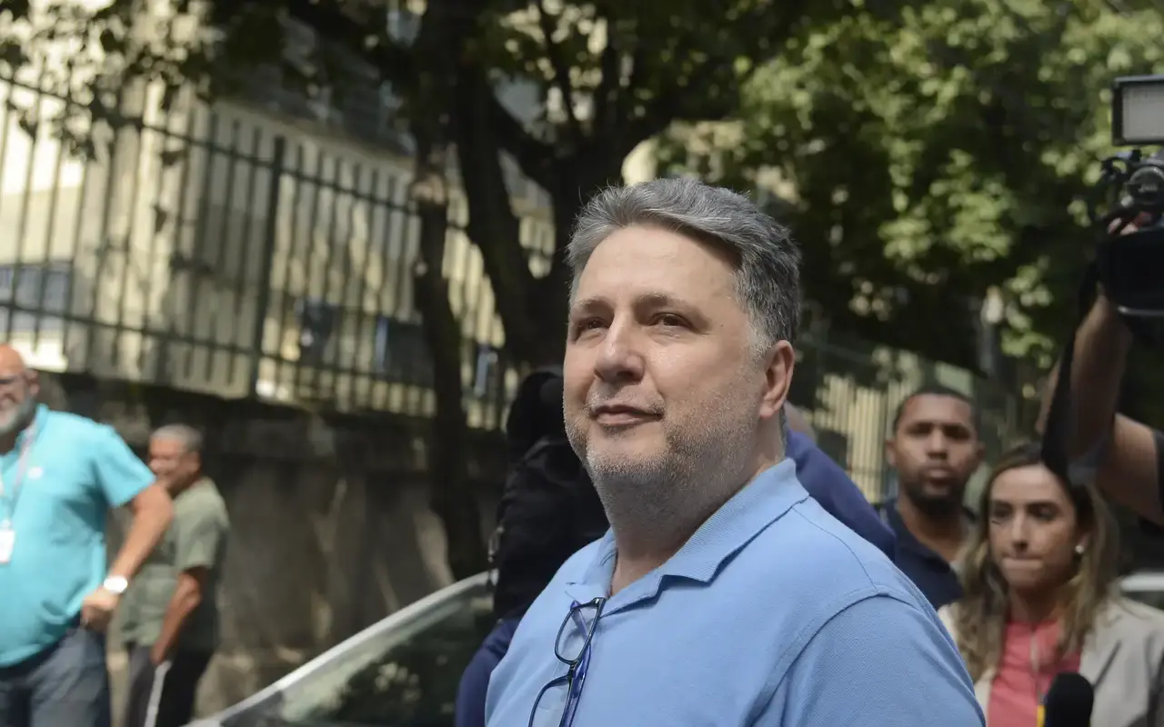 TRE-RJ proíbe Garotinho de ir a debate e ter propaganda eleitoral