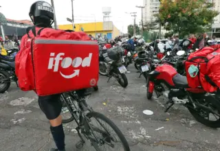 Brasil tem 2 milhões de pessoas que trabalham por meio de aplicativos